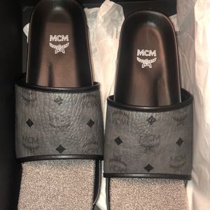 MCM slides size 44 unisex Us men’s size 10